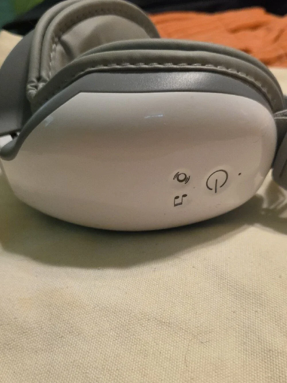 Wireless Gray Eye Massager with Adjustable Strap